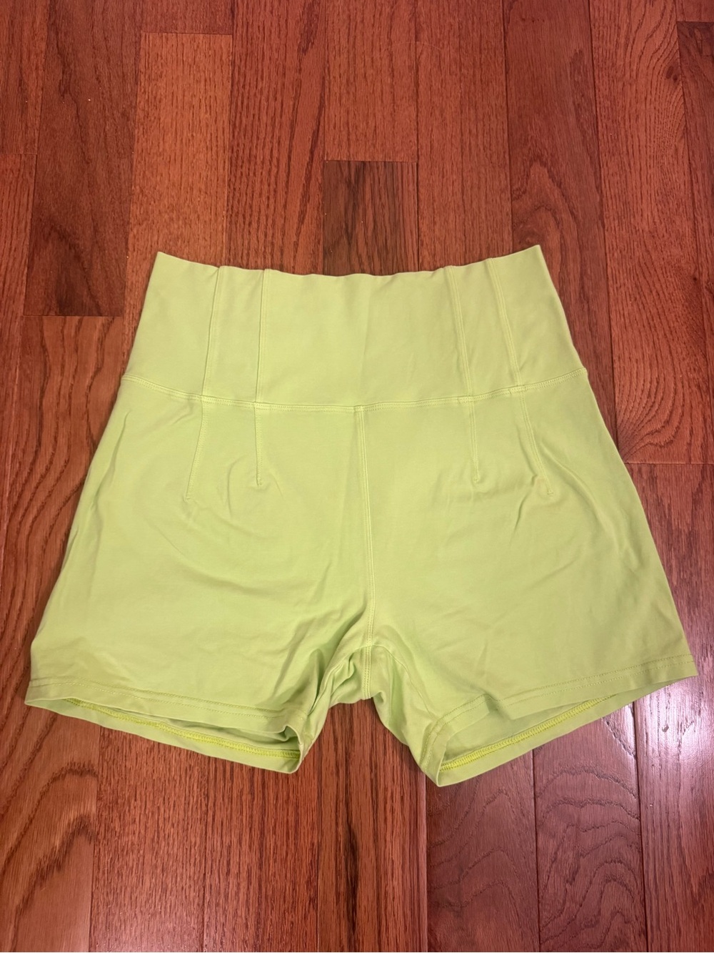 Aerie Offline High-Waist Women's Active Shorts in Light Lime